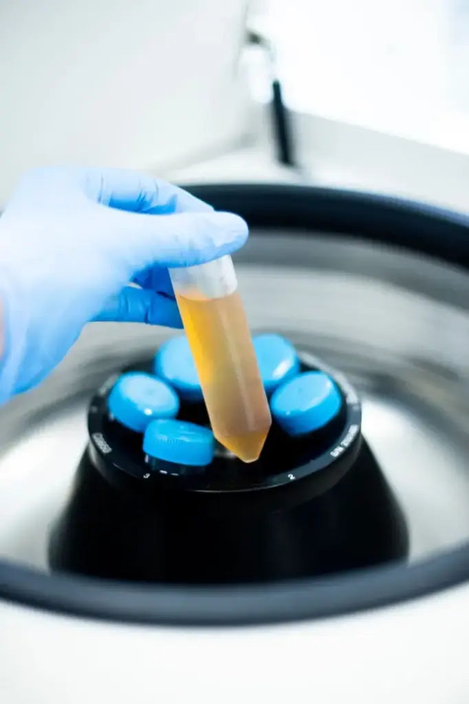 [GEN-T15-700] 15mL High-Speed 17,000xg Centrifuge Tube, Red Screw Cap, Printed Graduations, STERILE