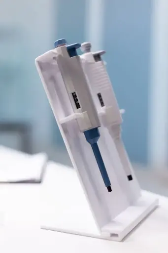 [GEN-TTK-200-S] 200uL Low Retention Non-Filter Pipette Tips - RNase and DNase Free, Sterile